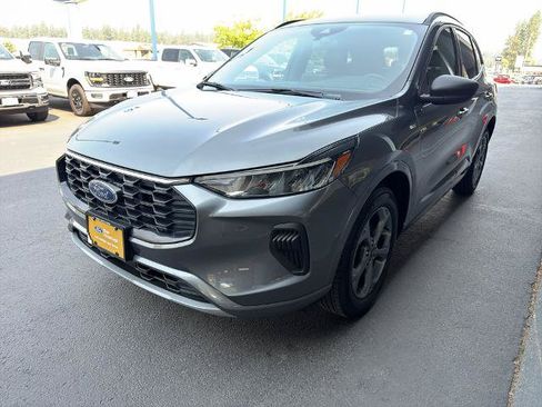 Certified 2023 Ford Escape ST-Line AWD/4WD image 3