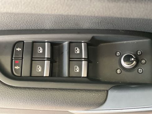 Used 2019 Audi Q5 2.0T Premium w/ Convenience Package AWD/4WD image 16
