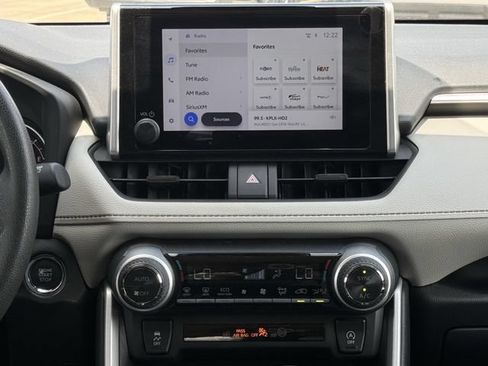 Used 2025 Toyota RAV4 XLE FWD image 17