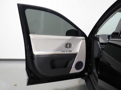 Used 2023 Hyundai Ioniq 5 Limited image 60