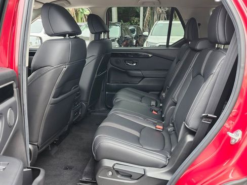 Certified 2025 Honda Pilot EX-L image 7