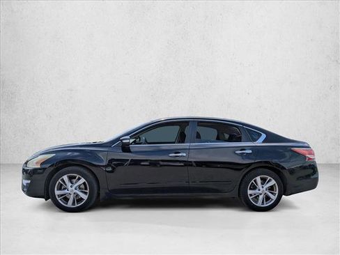 Used 2014 Nissan Altima 2.5 SV w/ Convenience Package image 2