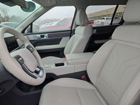 Certified 2025 Hyundai Santa Fe SEL image 23