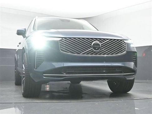 New 2026 Volvo XC90 B6 Ultra image 38