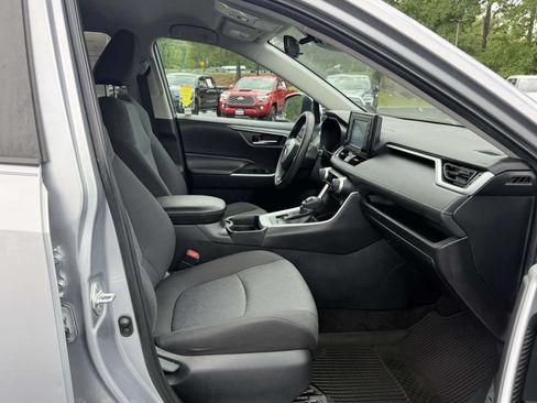 Used 2021 Toyota RAV4 XLE AWD/4WD image 12