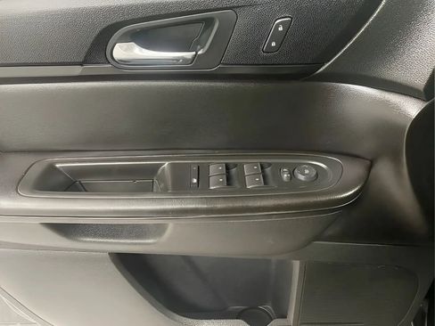 Used 2016 Chevrolet Traverse LT w/ Style and Technology Package FWD image 9