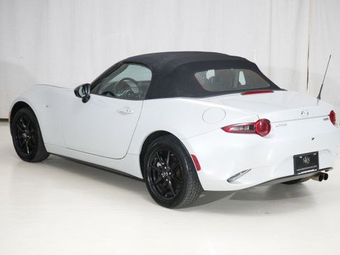 Used 2019 MAZDA MX-5 Miata Sport image 16