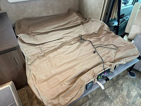 Used 2013 Mercedes-Benz Sprinter 3500 image 48