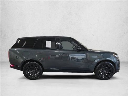 Used 2023 Land Rover Range Rover SE image 4
