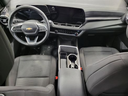 Used 2025 Chevrolet Equinox LT w/ Safety and Technology Package image 6