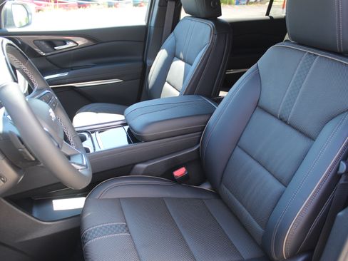 New 2026 Chevrolet Traverse High Country AWD/4WD image 9