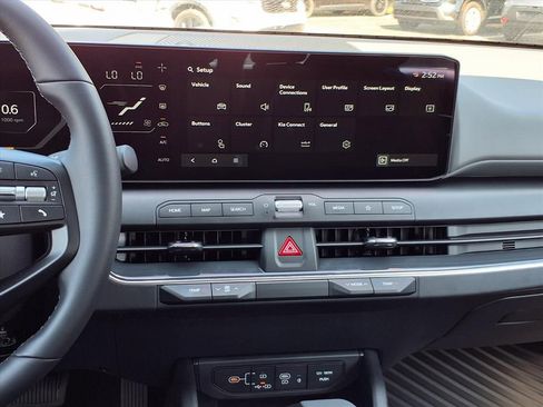 New 2025 Kia K4 EX image 17