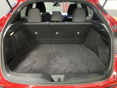 Used 2022 Toyota C-HR XLE FWD image 30