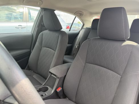 Used 2024 Toyota Corolla LE FWD image 9