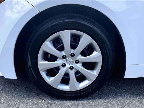 Used 2025 Toyota Corolla LE FWD image 7