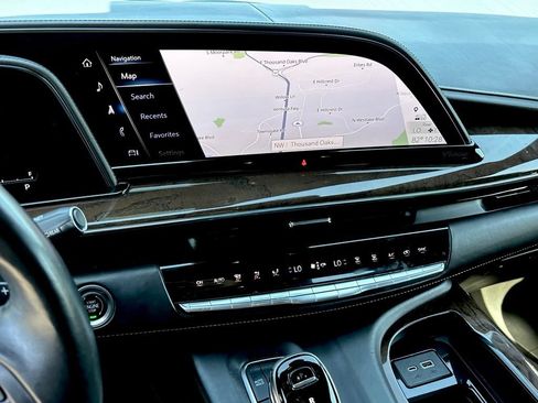 Used 2021 Cadillac Escalade Sport Platinum w/ LPO, ONYX Package AWD/4WD image 23