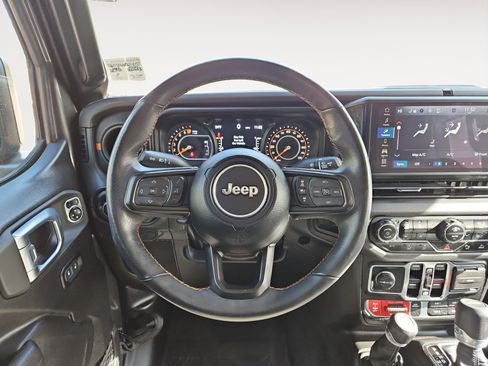 Used 2024 Jeep Gladiator Mojave w/ Safety Group image 12