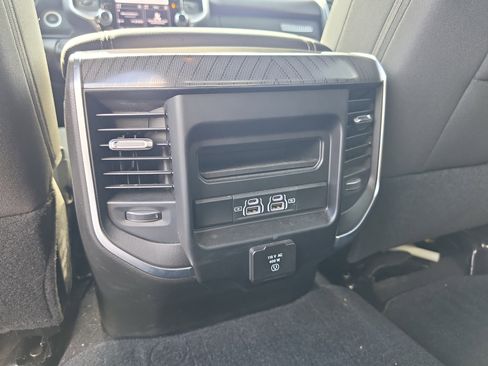 Used 2025 RAM 3500 Big Horn AWD/4WD image 16