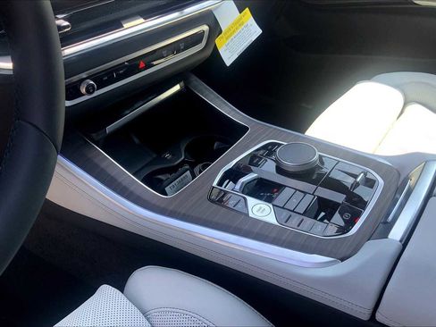 Used 2026 BMW X5 xDrive50e w/ M Sport Package image 8