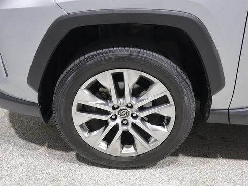 Used 2021 Toyota RAV4 XLE Premium AWD/4WD image 7