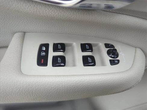 Used 2021 Volvo XC90 T5 Momentum w/ Protection Package Premier image 28