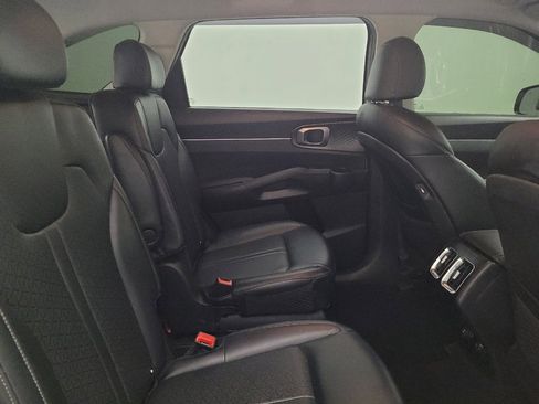 Used 2023 Kia Sorento EX AWD/4WD image 19