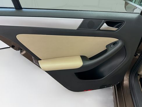 Used 2014 Volkswagen Jetta SE FWD image 25
