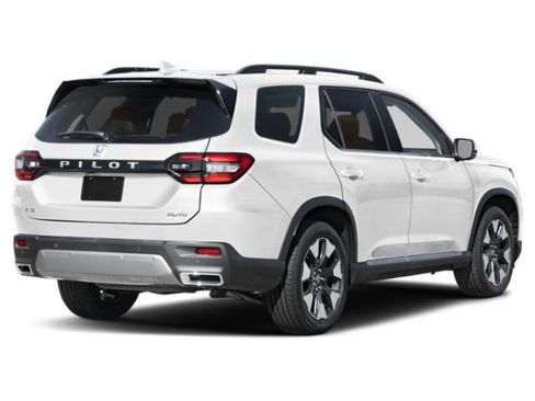 Used 2026 Honda Pilot Elite image 2