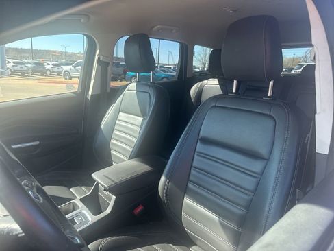 Used 2019 Ford Escape SEL image 5