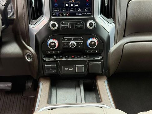 Used 2020 GMC Sierra 1500 SLT w/ SLT Premium Package AWD/4WD image 12