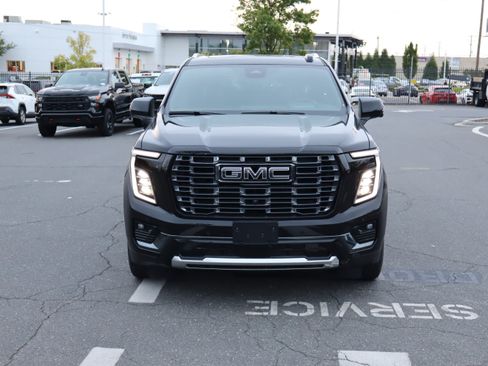Used 2026 GMC Yukon Denali Ultimate AWD/4WD image 3