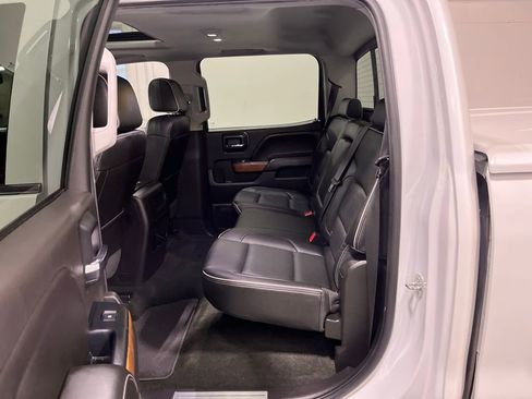 Used 2018 Chevrolet Silverado 1500 High Country image 30