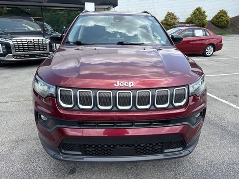 Used 2022 Jeep Compass Latitude w/ Convenience Group AWD/4WD image 8