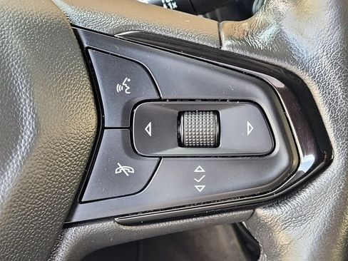 Used 2023 Chevrolet Bolt EUV LT w/ Convenience Package FWD image 30