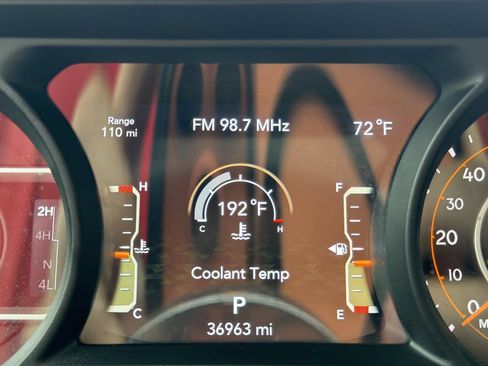Used 2025 Jeep Wrangler Unlimited Sahara AWD/4WD image 14