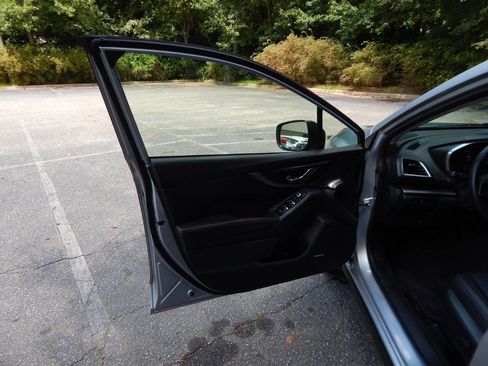 Used 2018 Subaru Crosstrek 2.0i Limited image 13