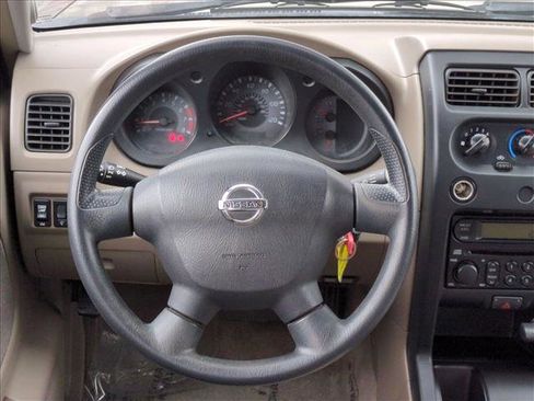 Used 2003 Nissan Frontier XE image 28