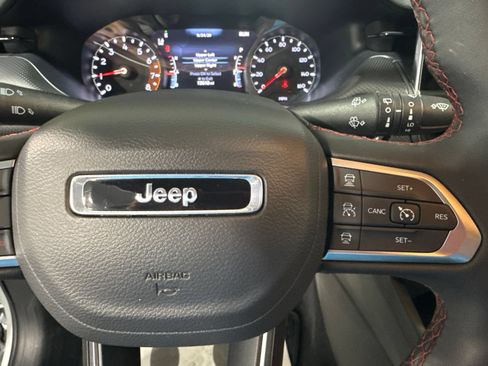 Used 2026 Jeep Compass Trailhawk AWD/4WD image 39
