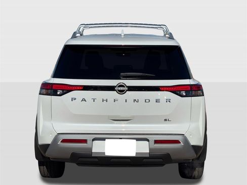 New 2025 Nissan Pathfinder SL image 4