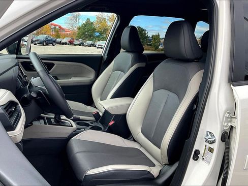 Used 2025 Subaru Forester Limited image 21