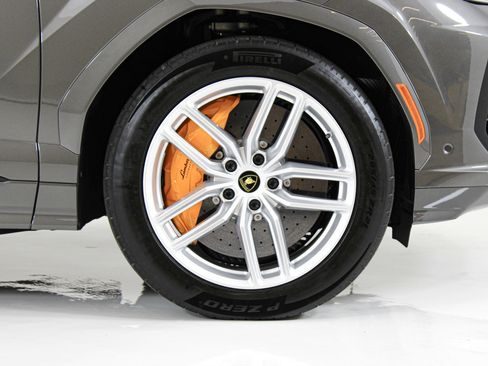 Used 2025 Lamborghini Urus SE AWD/4WD image 19