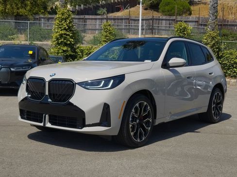 New 2026 BMW X3 xDrive30 w/ Premium Package image 2