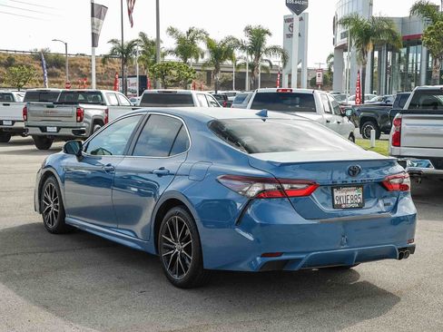 Used 2024 Toyota Camry SE FWD image 4