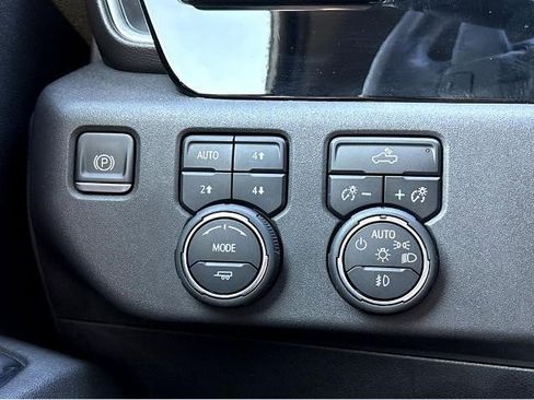 Certified 2022 Chevrolet Silverado 1500 LT Trail Boss image 20