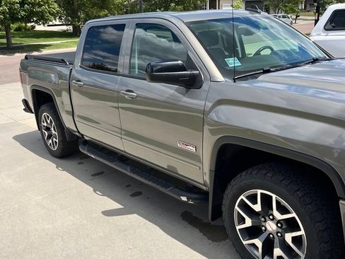Used 2017 GMC Sierra 1500 SLT AWD/4WD image 3