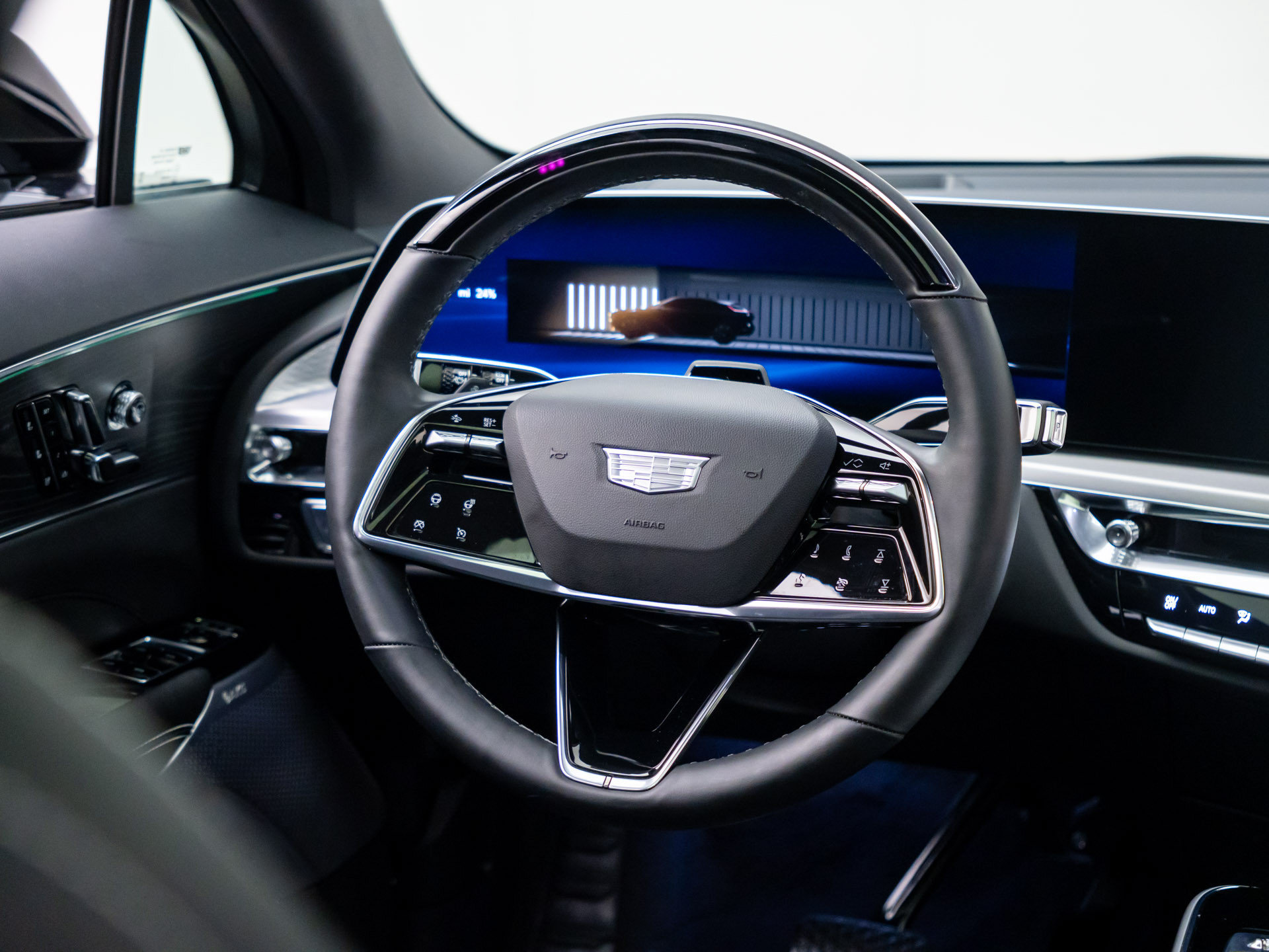 Certified 2025 Cadillac Lyriq Luxury w/ LPO, Floor Liner Package AWD/4WD image 12