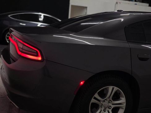 Used 2020 Dodge Charger SXT w/ Leather Interior Group image 7