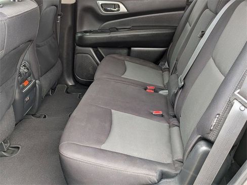 Used 2019 Nissan Pathfinder S image 24