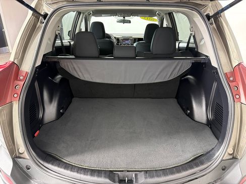 Used 2015 Toyota RAV4 LE FWD image 19