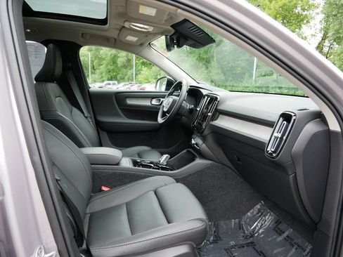 Used 2026 Volvo XC40 B5 Plus AWD/4WD image 8